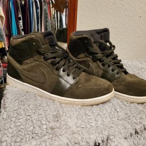Jordan 1 Retro Mid Sequoia